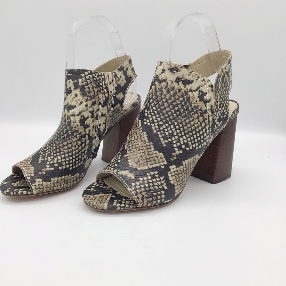 NWOT Treasure & Bond Hayley Block Heel Sandal